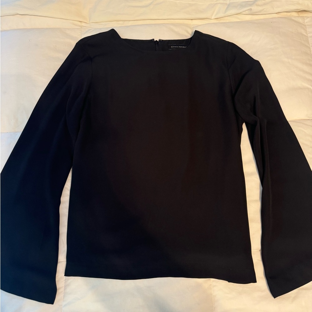 Long sleeve Banana Republic blouse with flare sleeves